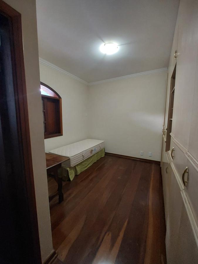 Casa de Condomínio para alugar com 3 quartos, 650m² - Foto 17