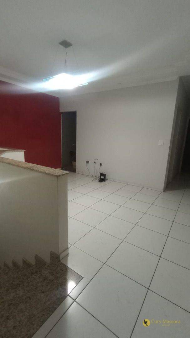 Casa para alugar com 2 quartos, 250m² - Foto 11