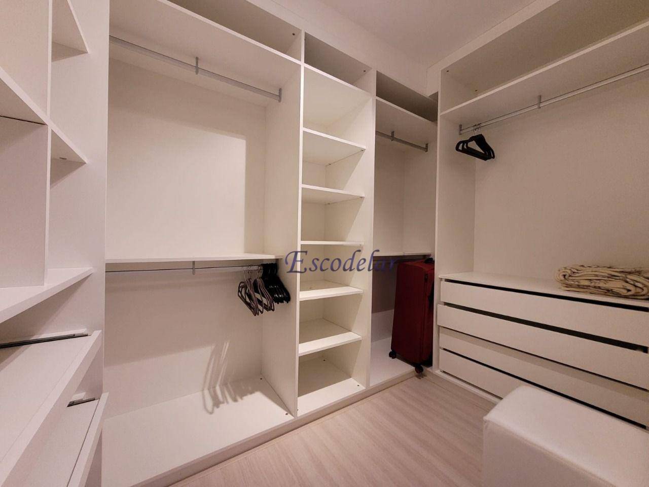 Apartamento para alugar com 4 quartos, 201m² - Foto 17