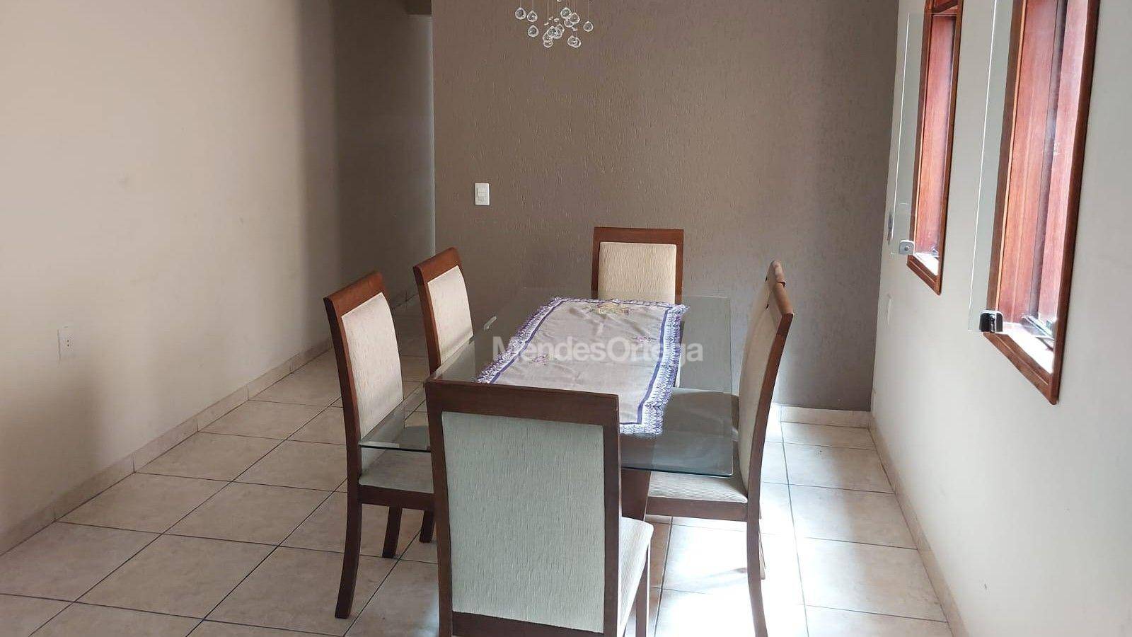 Casa, 3 quartos, 172 m² - Foto 2