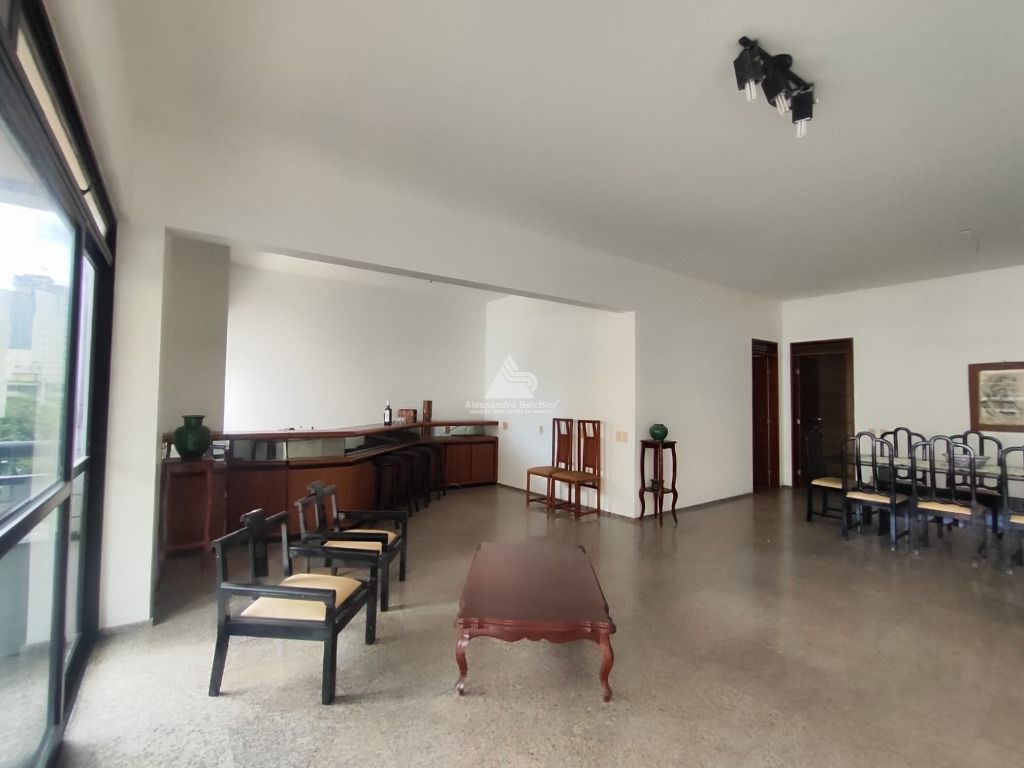 Apartamento à venda com 3 quartos, 276m² - Foto 7