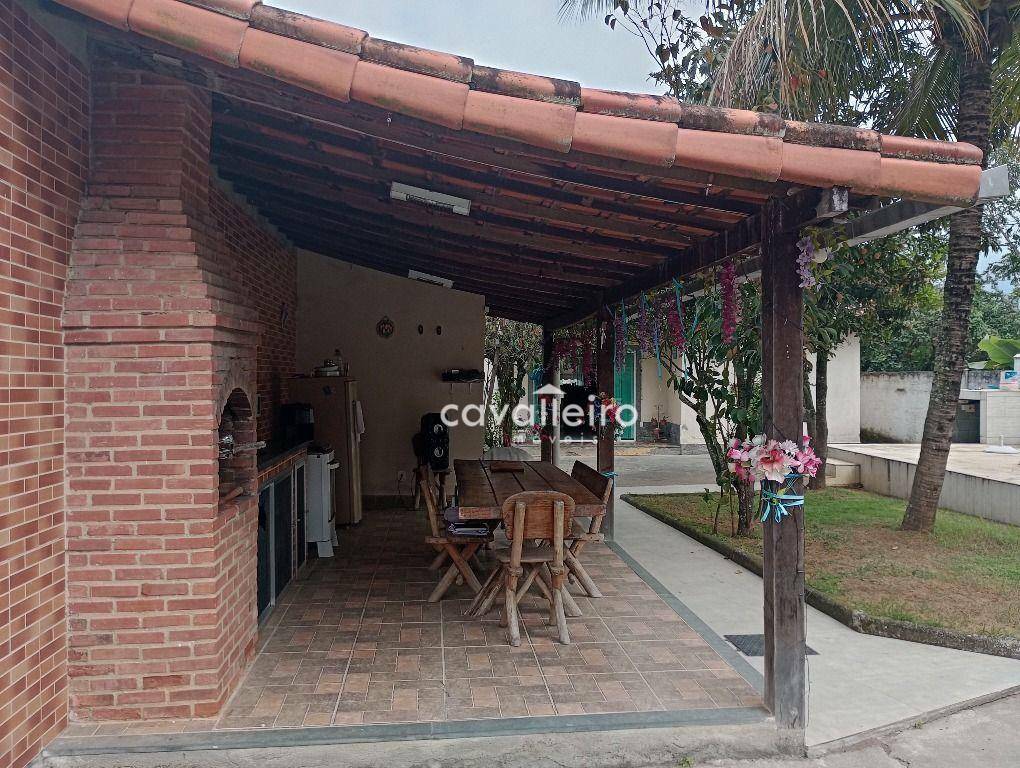 Casa à venda com 5 quartos, 220m² - Foto 46