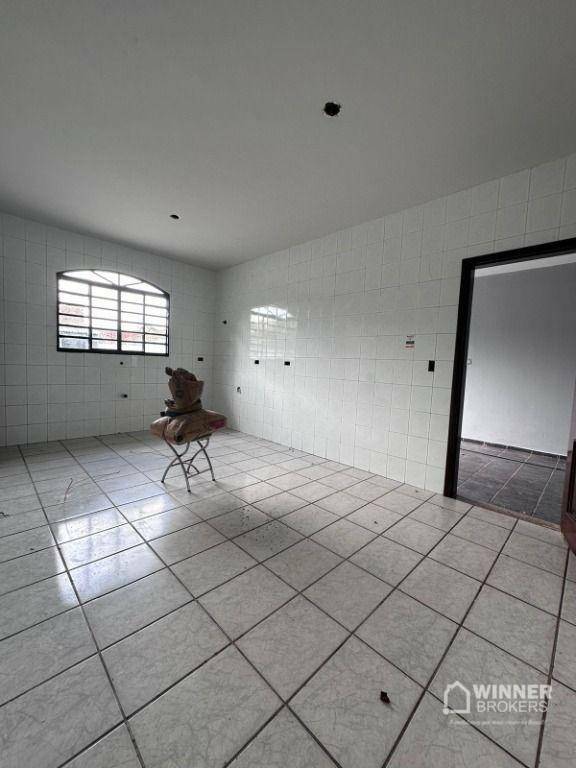 Casa à venda com 4 quartos, 200m² - Foto 15