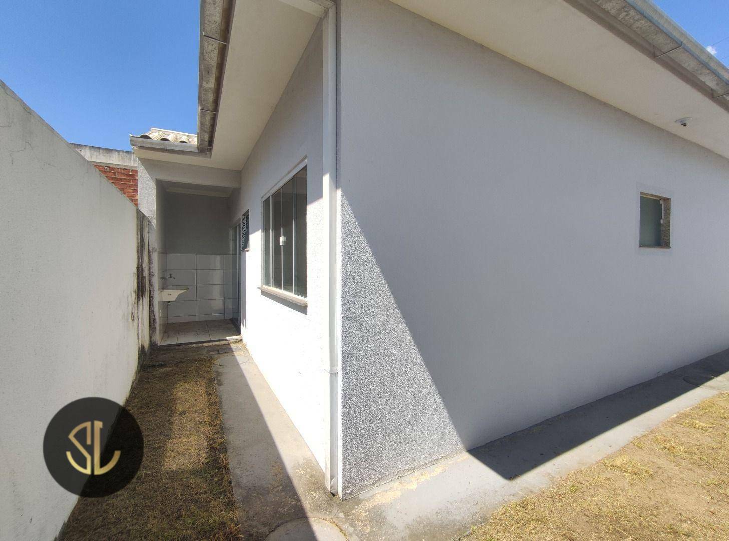 Casa à venda com 2 quartos, 70m² - Foto 3