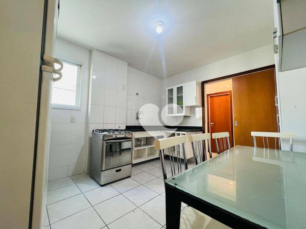 Apartamento para alugar com 3 quartos, 110m² - Foto 4