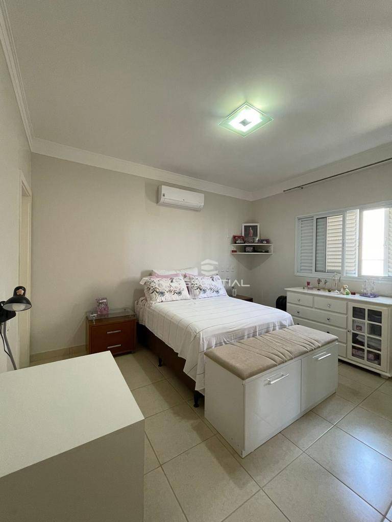 Sobrado à venda com 4 quartos, 370m² - Foto 11