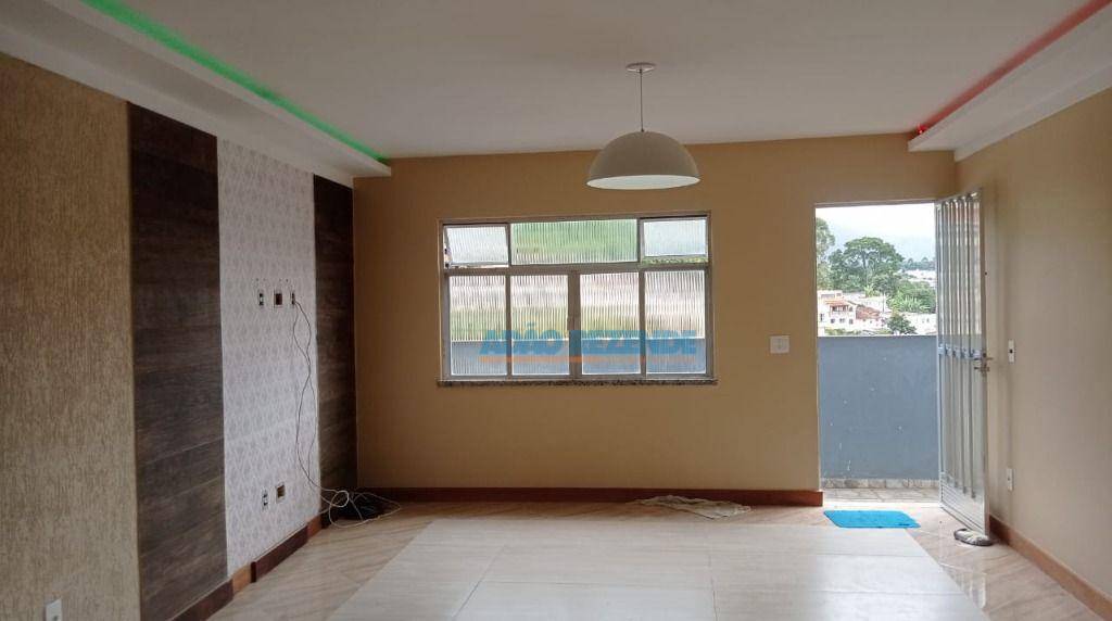 Casa à venda com 2 quartos, 45m² - Foto 4