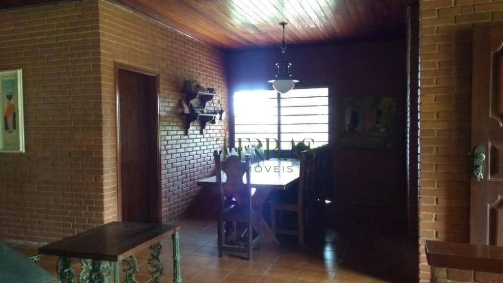 Chácara à venda com 4 quartos, 650m² - Foto 22