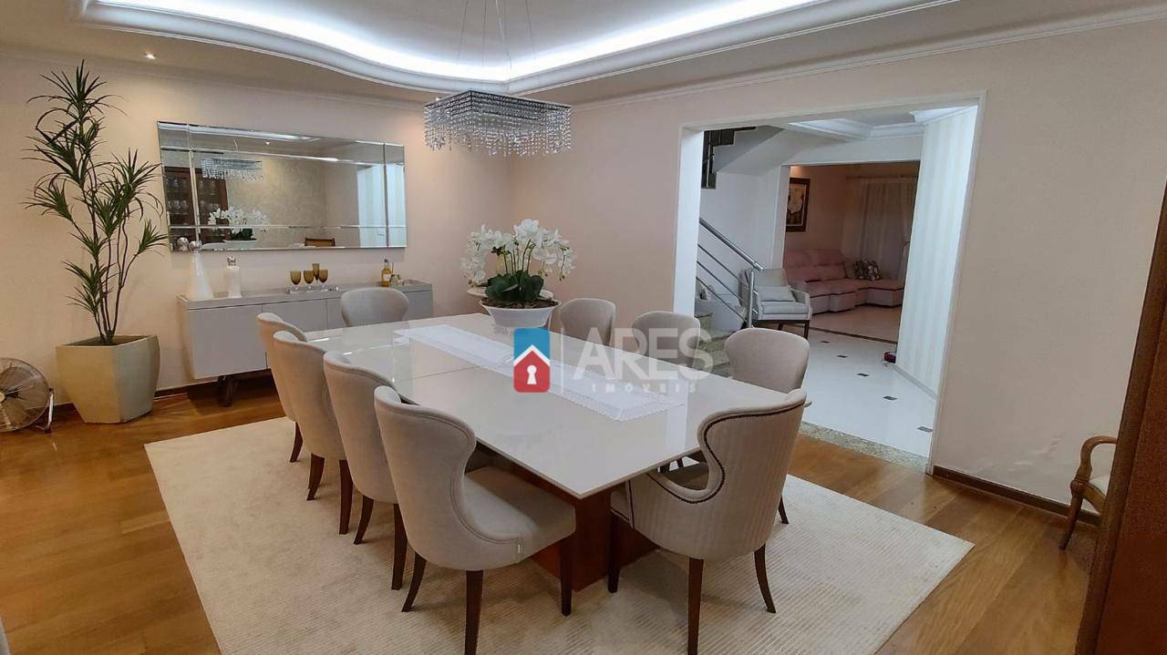 Casa à venda com 3 quartos, 380m² - Foto 8