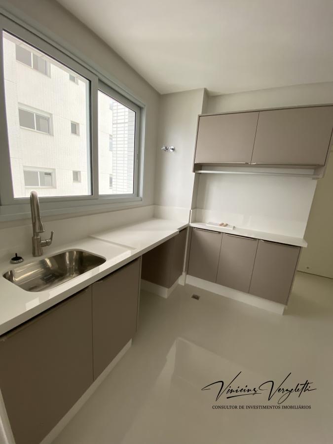 Apartamento à venda com 4 quartos, 237m² - Foto 12