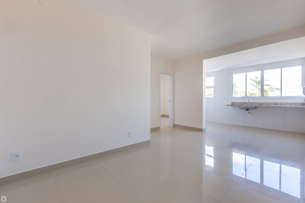 Apartamento à venda com 2 quartos, 56m² - Foto 2