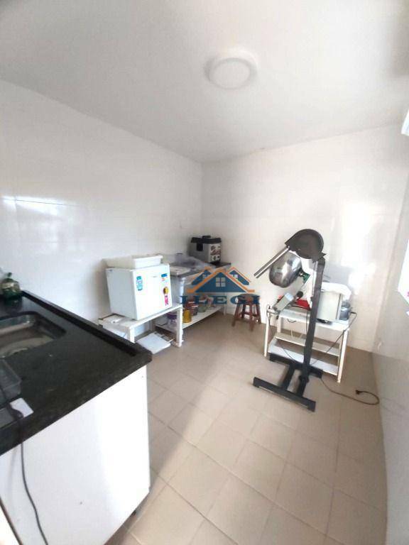 Casa de Condomínio à venda com 3 quartos, 230m² - Foto 18