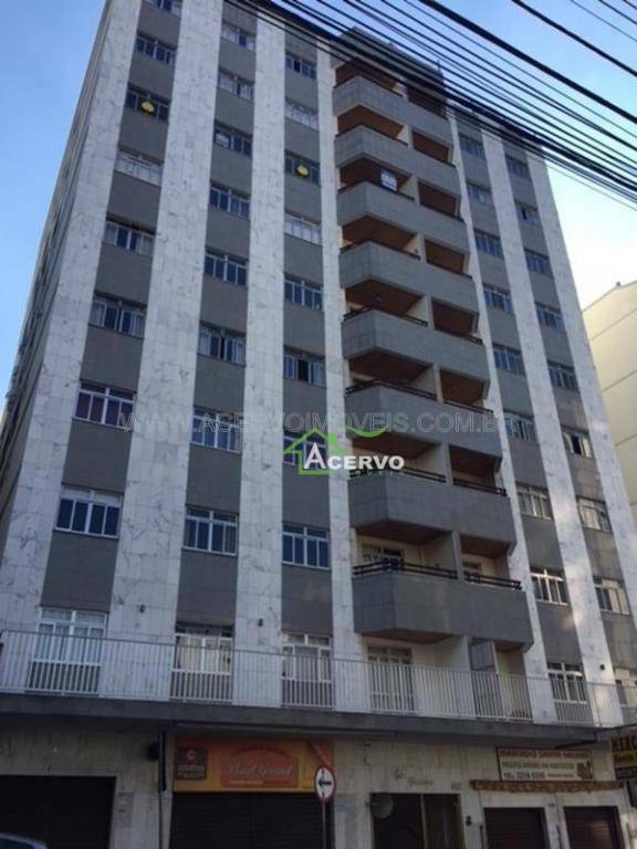 Apartamento à venda com 3 quartos, 110m² - Foto 1