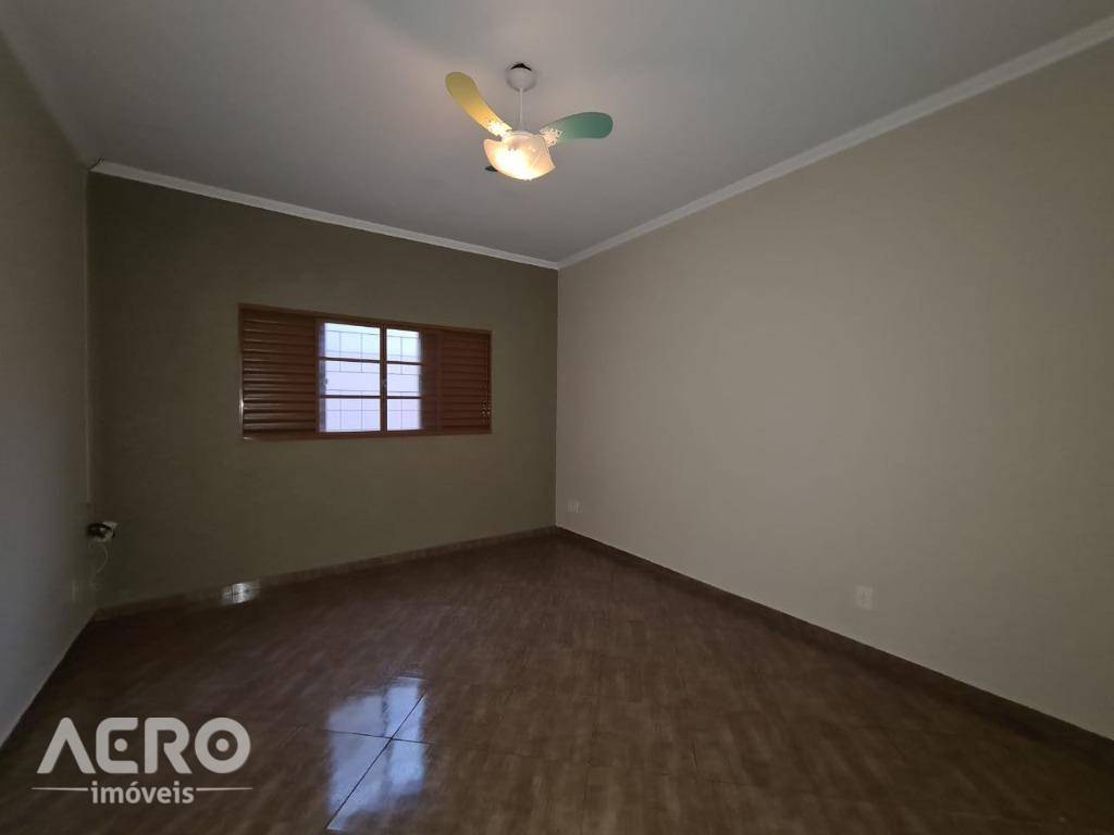 Casa à venda com 2 quartos, 250m² - Foto 6