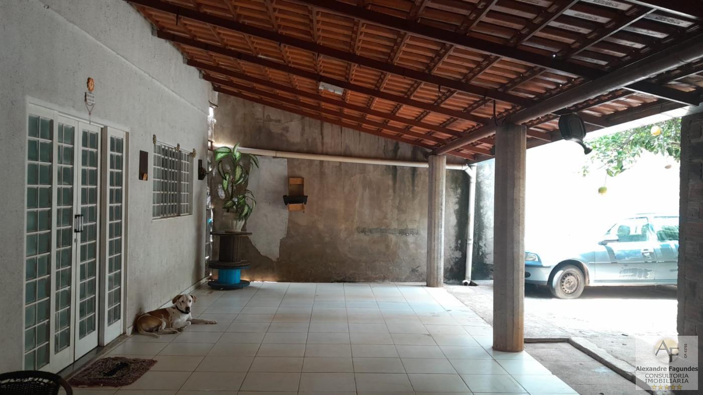 Casa à venda com 3 quartos, 450m² - Foto 4