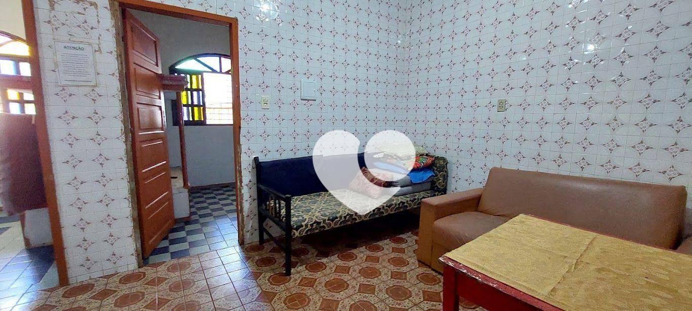 Casa à venda com 7 quartos, 1m² - Foto 5