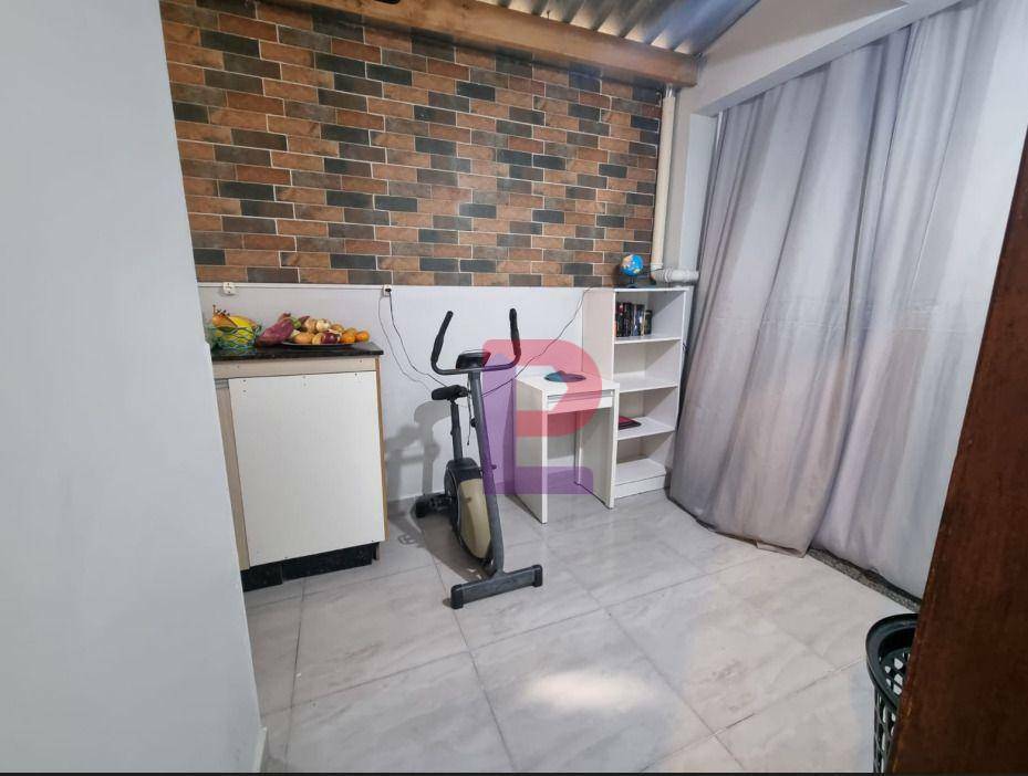 Casa à venda com 2 quartos, 80m² - Foto 4