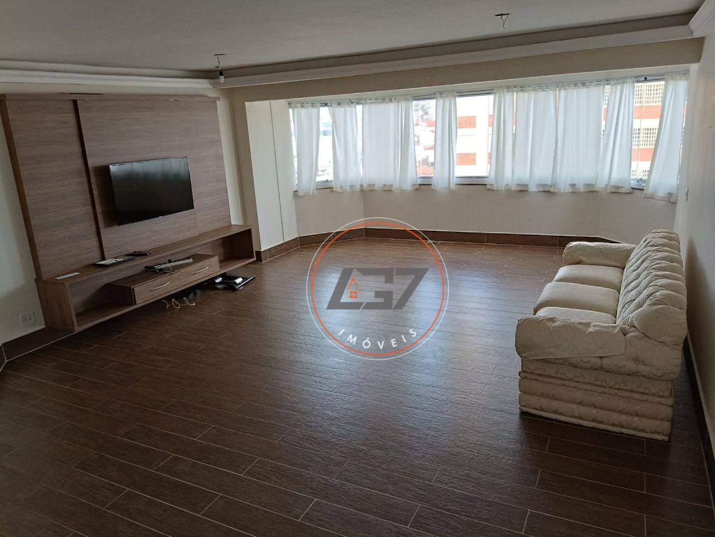 Apartamento à venda com 3 quartos, 180m² - Foto 1