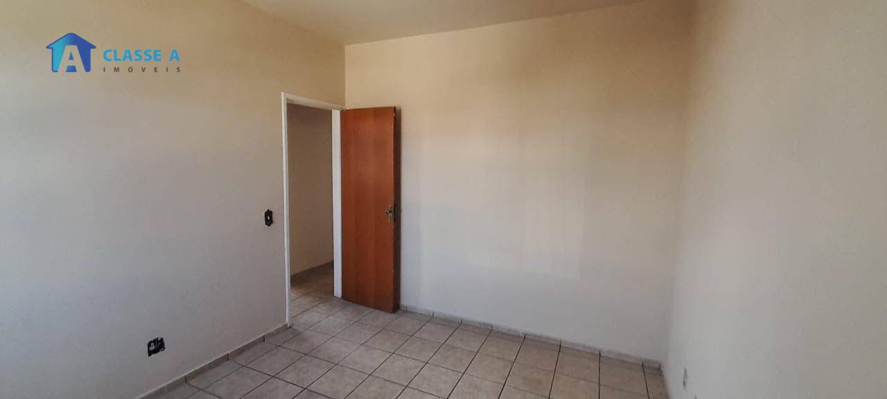 Apartamento à venda com 3 quartos, 65m² - Foto 2