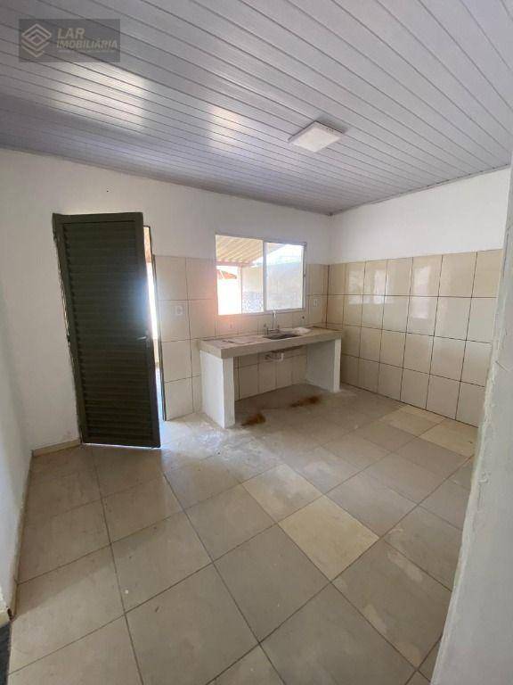 Casa para alugar com 2 quartos, 70m² - Foto 6