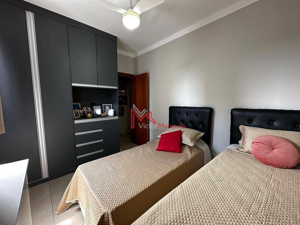 Apartamento à venda com 3 quartos, 125m² - Foto 11