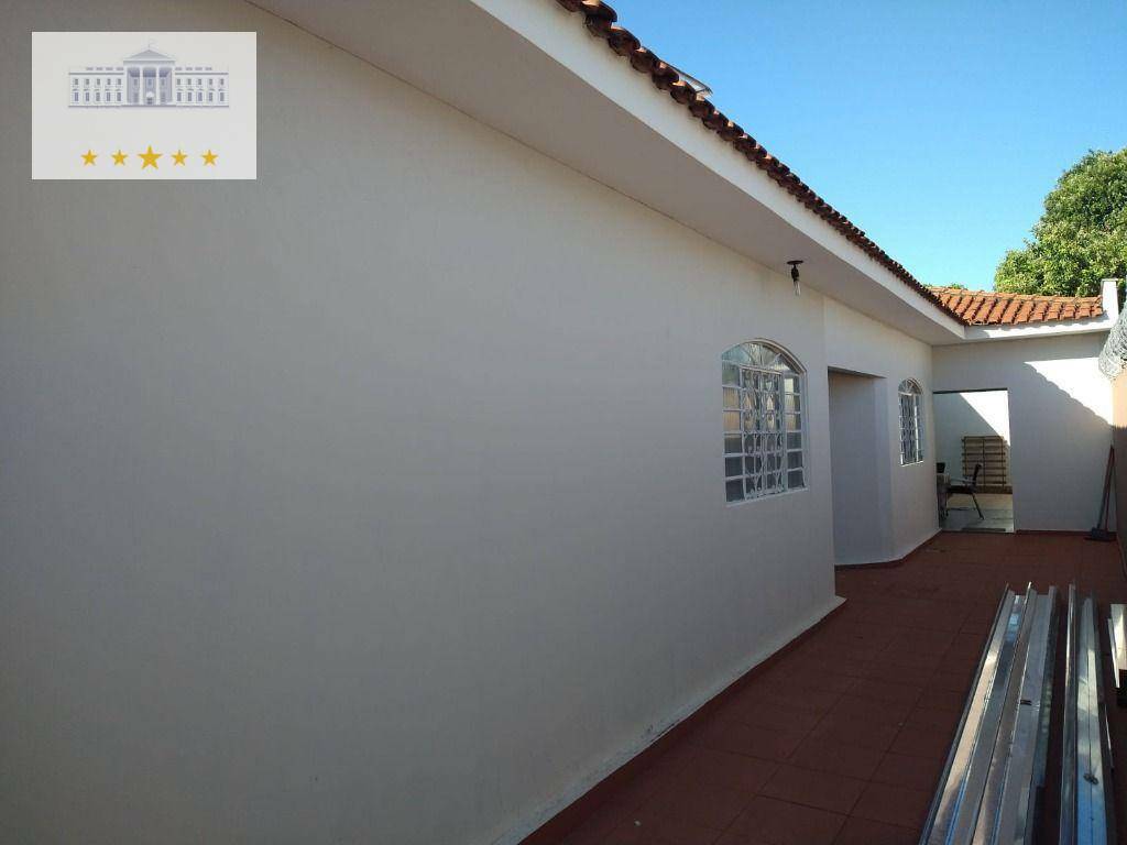 Casa à venda com 3 quartos, 212m² - Foto 9
