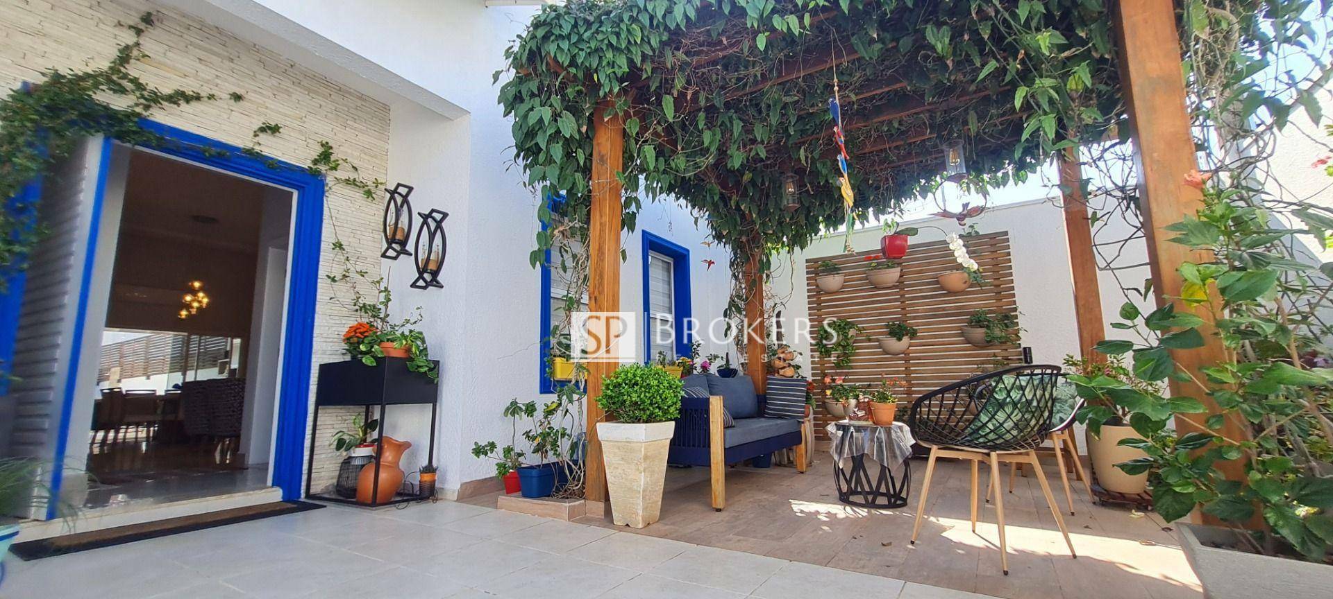 Casa à venda com 3 quartos, 218m² - Foto 2