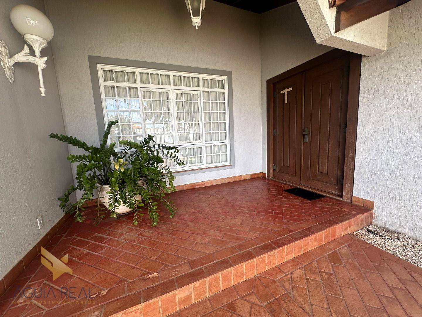 Casa à venda e aluguel com 4 quartos, 361m² - Foto 8