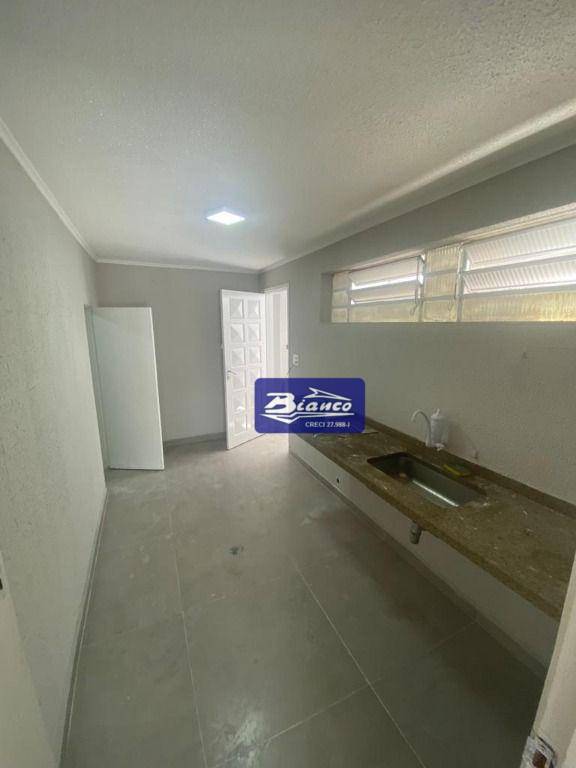 Casa à venda e aluguel com 3 quartos, 280m² - Foto 4