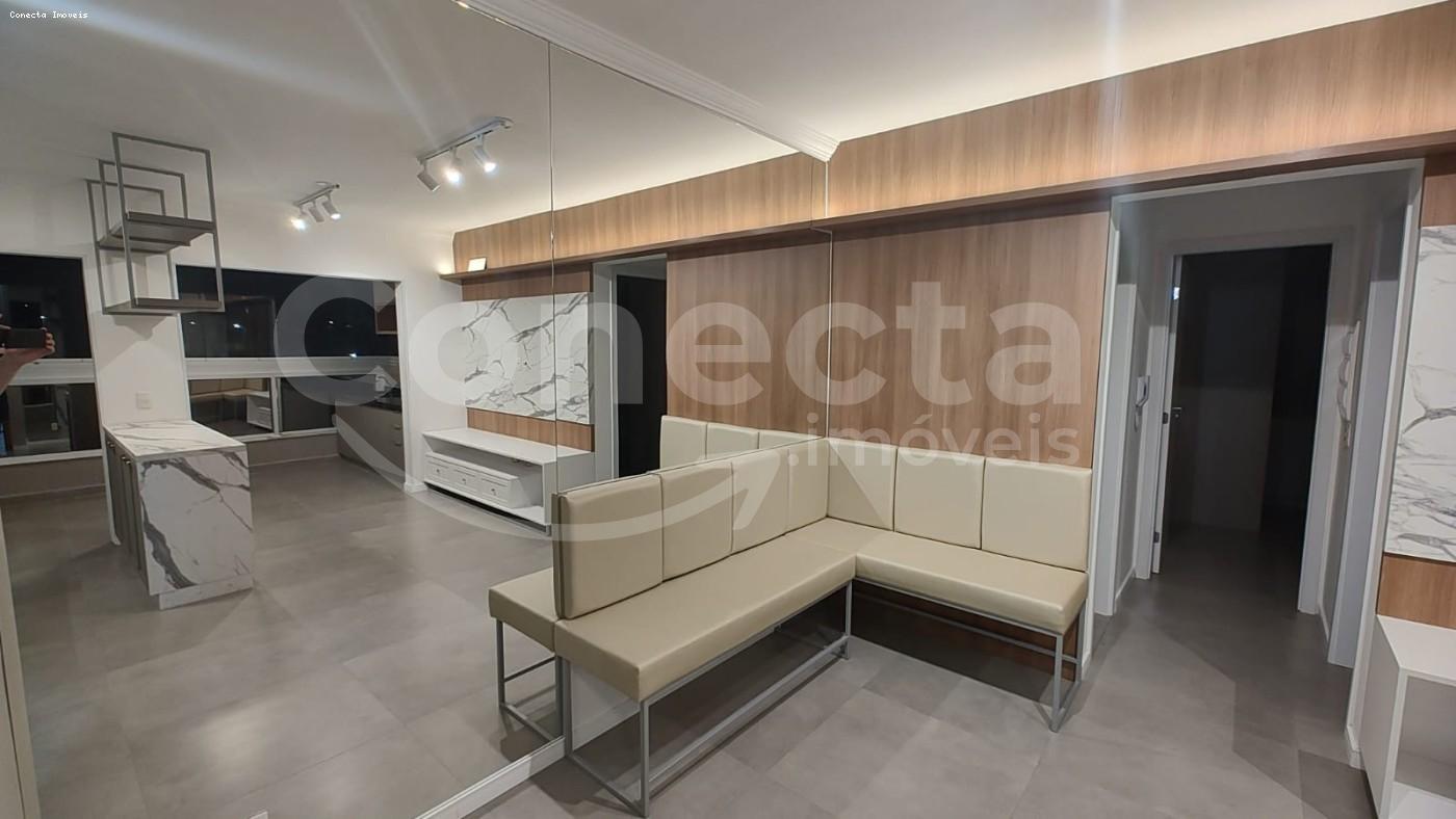 Apartamento para alugar com 2 quartos, 65m² - Foto 35