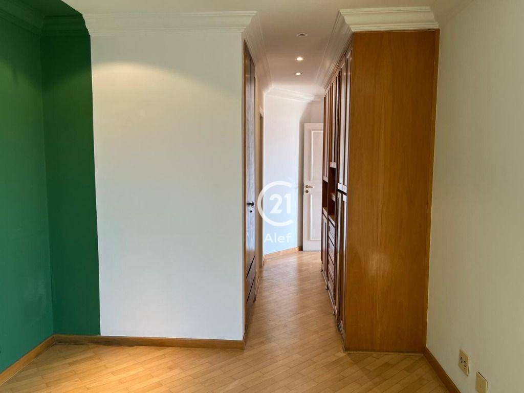 Apartamento à venda com 3 quartos, 240m² - Foto 23