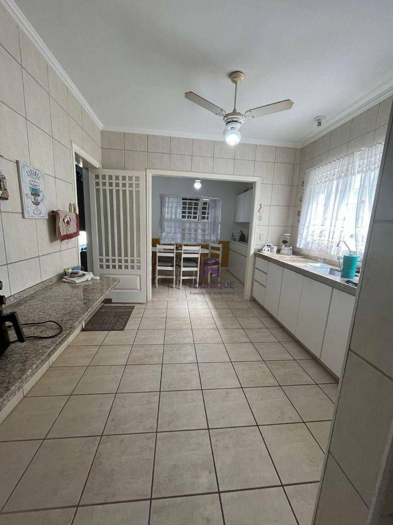 Casa à venda com 3 quartos, 236m² - Foto 23
