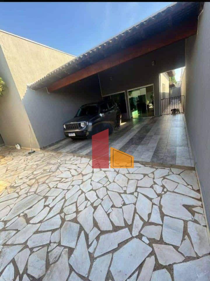 Casa à venda com 3 quartos, 197m² - Foto 1