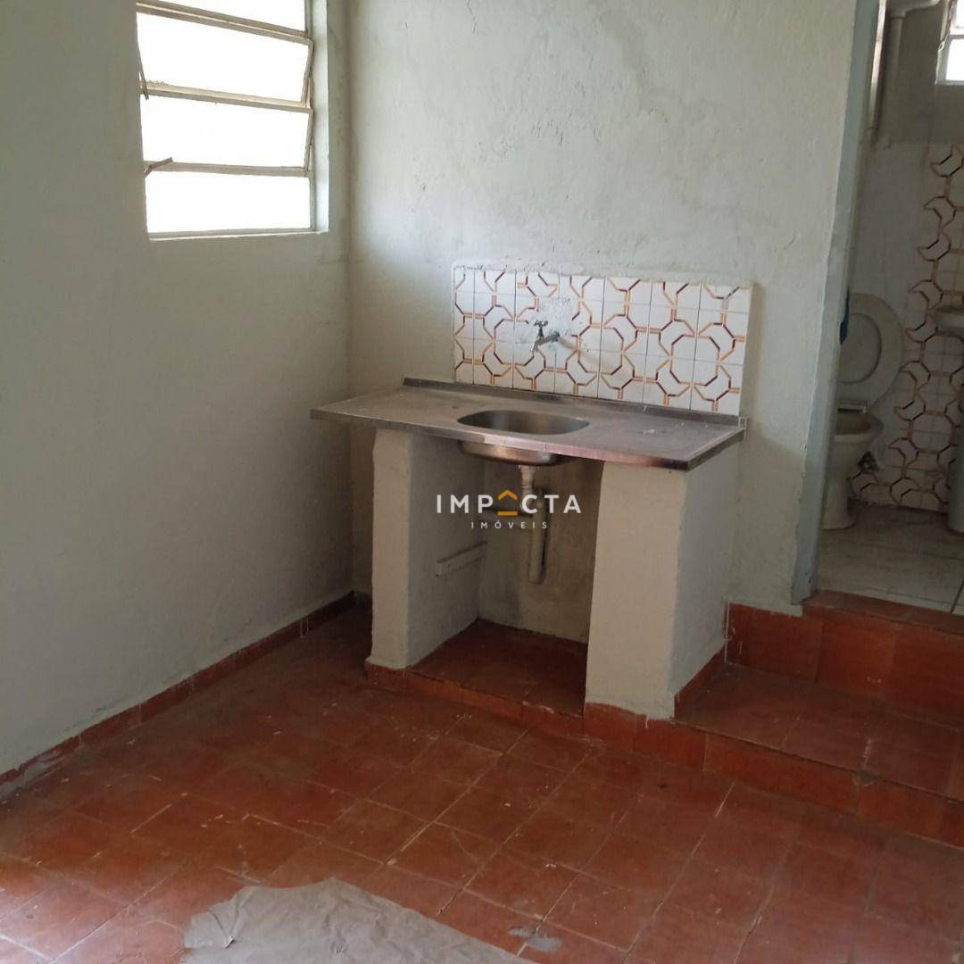 Casa para alugar com 1 quarto, 60m² - Foto 2