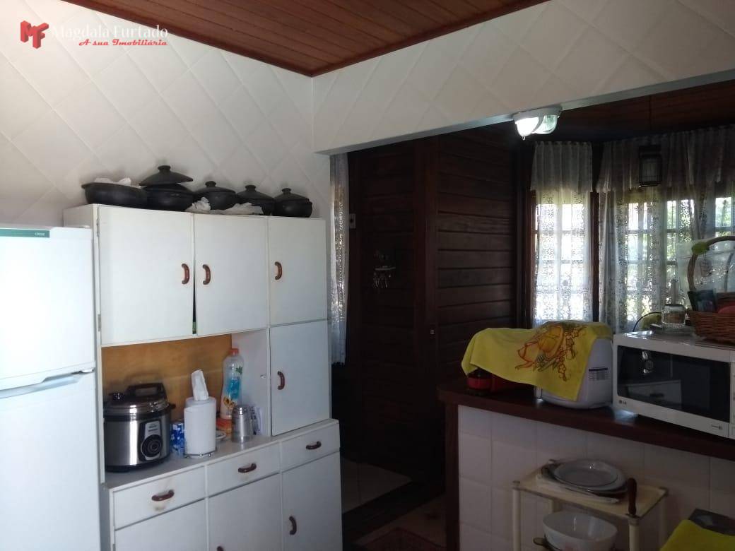 Casa à venda com 3 quartos, 200m² - Foto 3