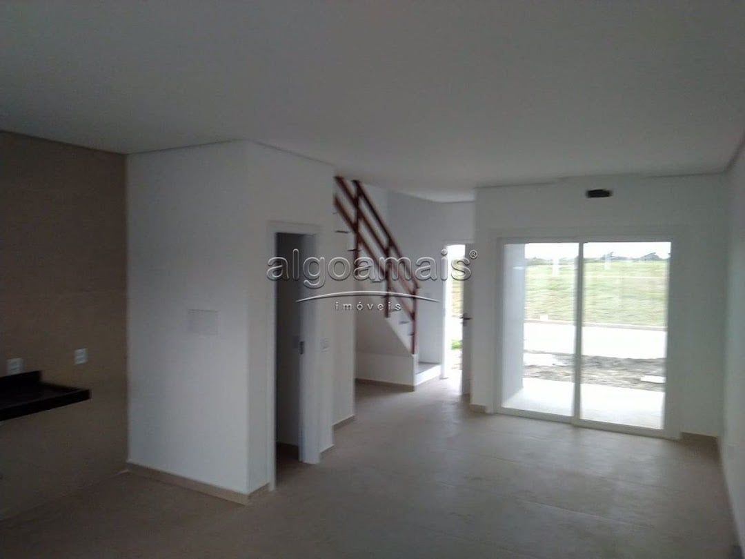 Casa à venda com 3 quartos, 115m² - Foto 4