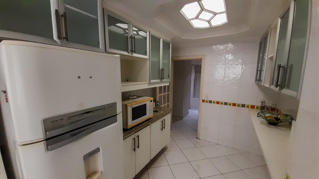 Apartamento à venda com 3 quartos, 176m² - Foto 27