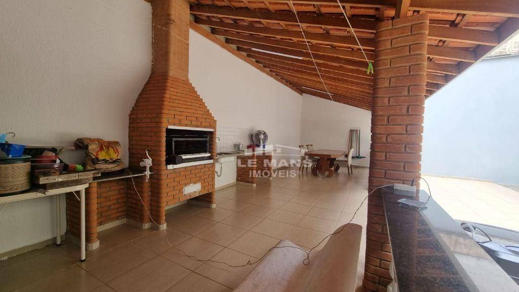 Casa à venda com 4 quartos, 330m² - Foto 24