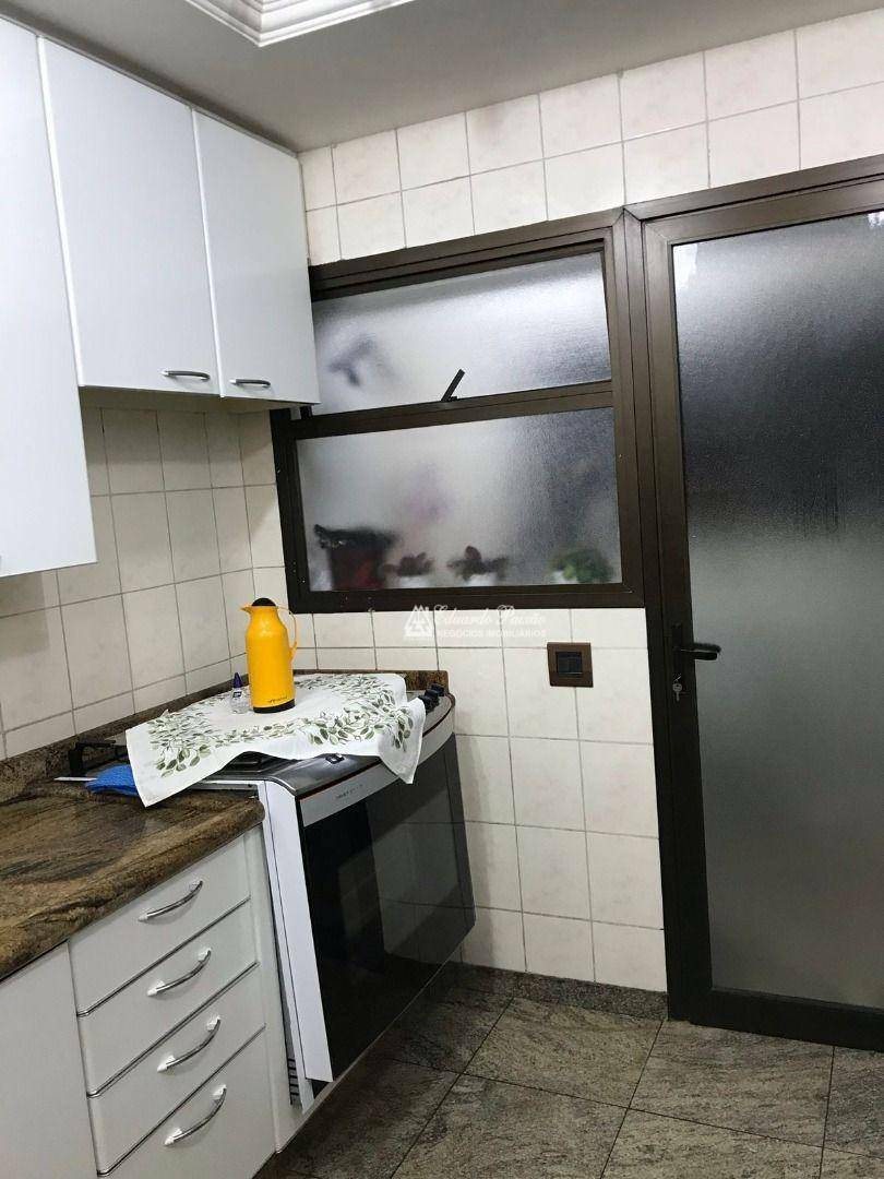 Apartamento à venda com 4 quartos, 230m² - Foto 6