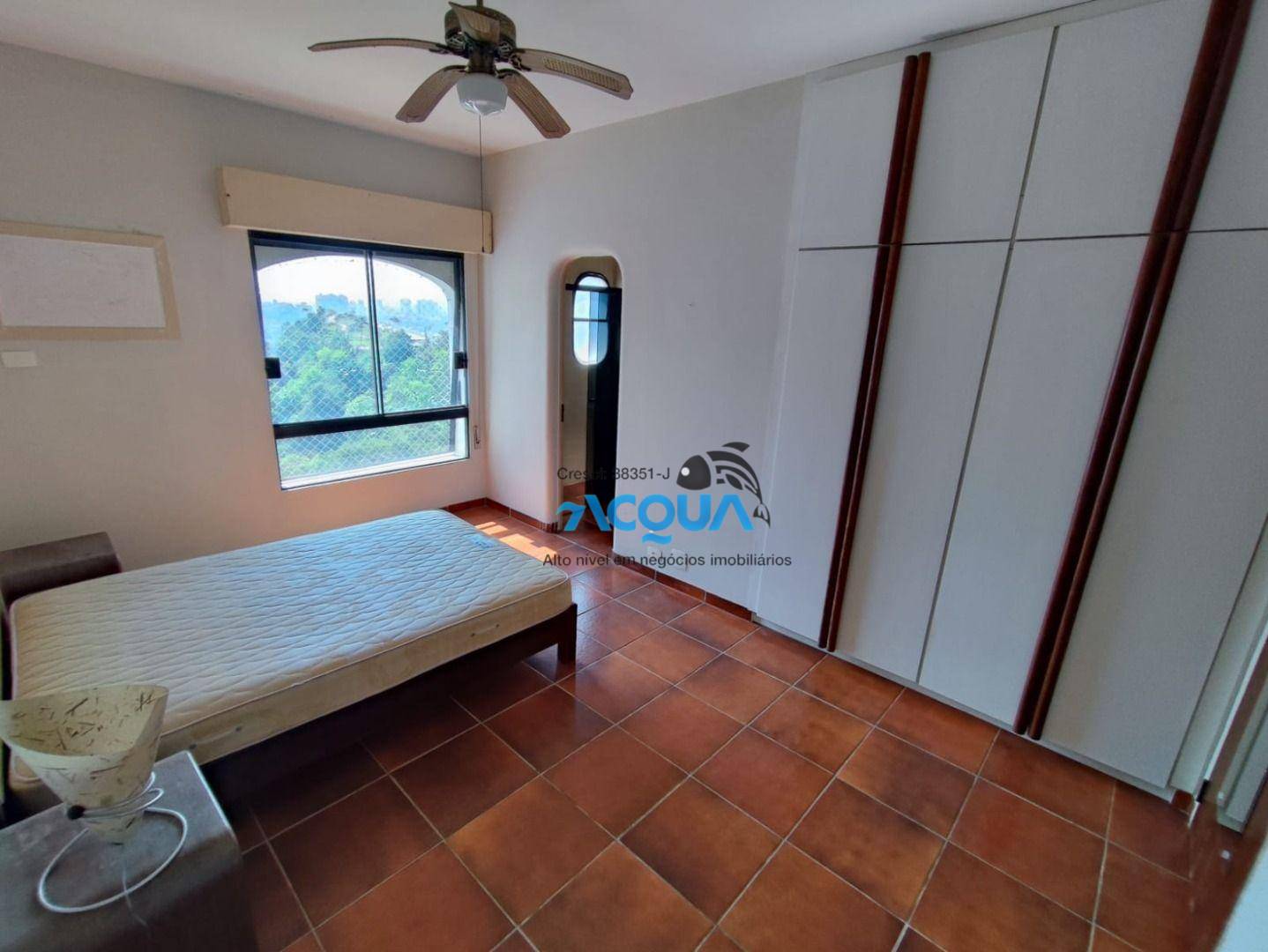 Apartamento à venda com 3 quartos, 220m² - Foto 4