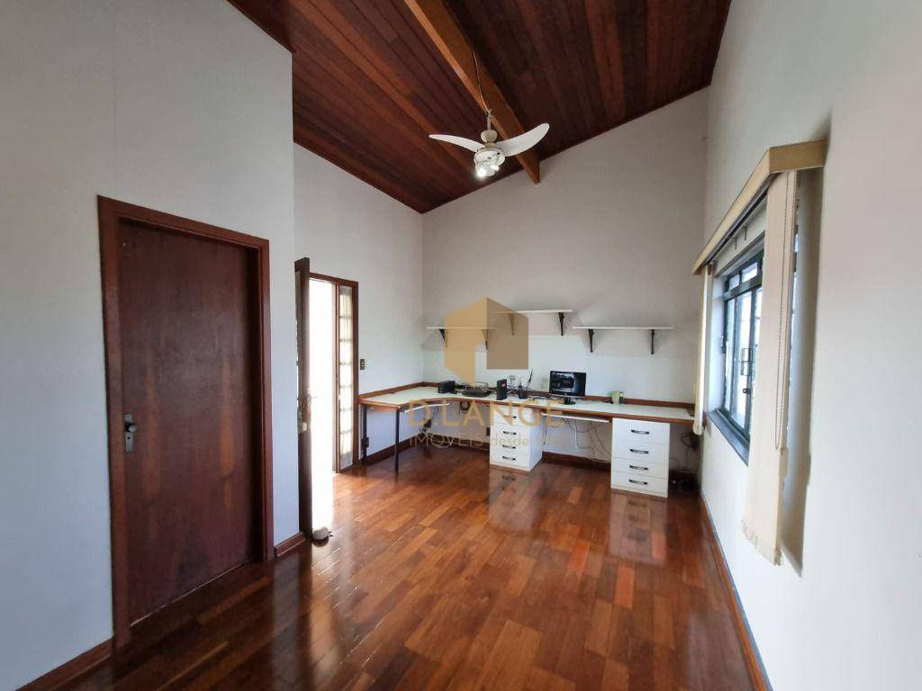 Casa à venda com 3 quartos, 252m² - Foto 25