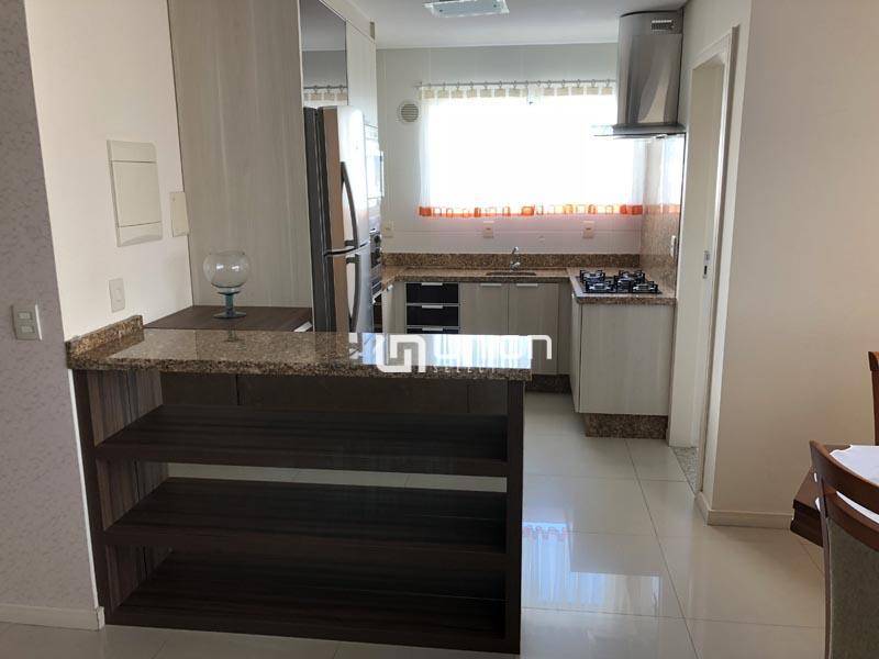 Apartamento à venda com 3 quartos, 143m² - Foto 9