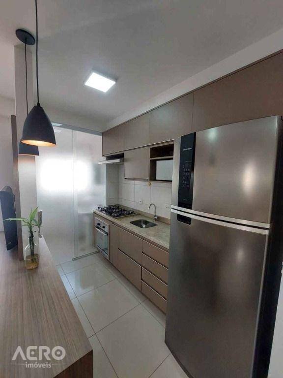 Apartamento à venda com 2 quartos, 62m² - Foto 6