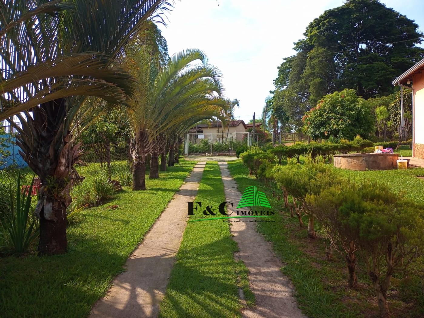 Chácara à venda com 5 quartos, 3600m² - Foto 16