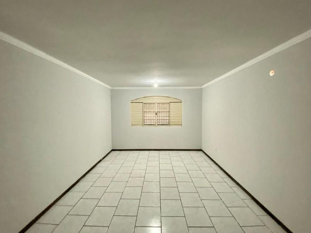 Casa para alugar com 2 quartos, 187m² - Foto 2