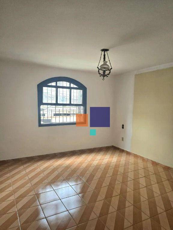 Sobrado à venda com 3 quartos, 215m² - Foto 1