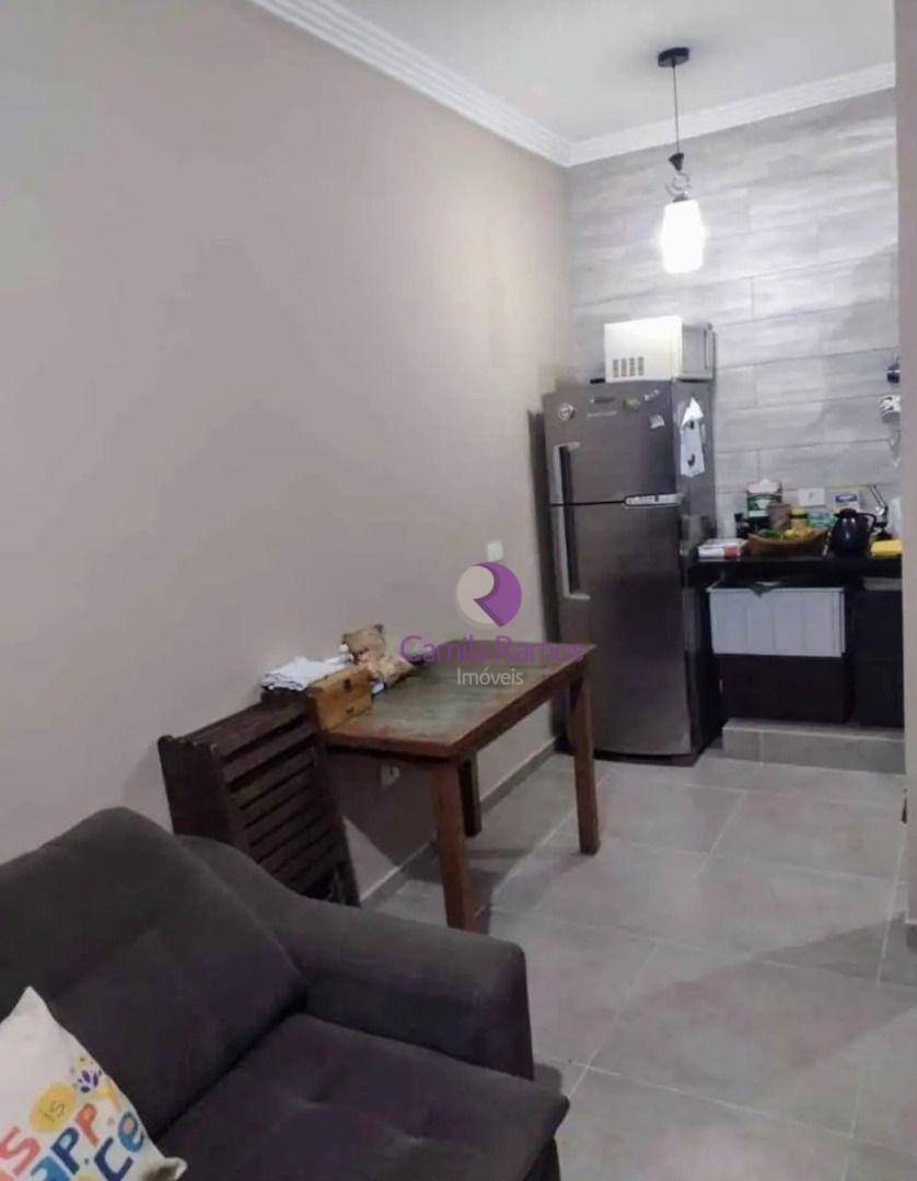 Casa para alugar com 2 quartos, 40m² - Foto 4