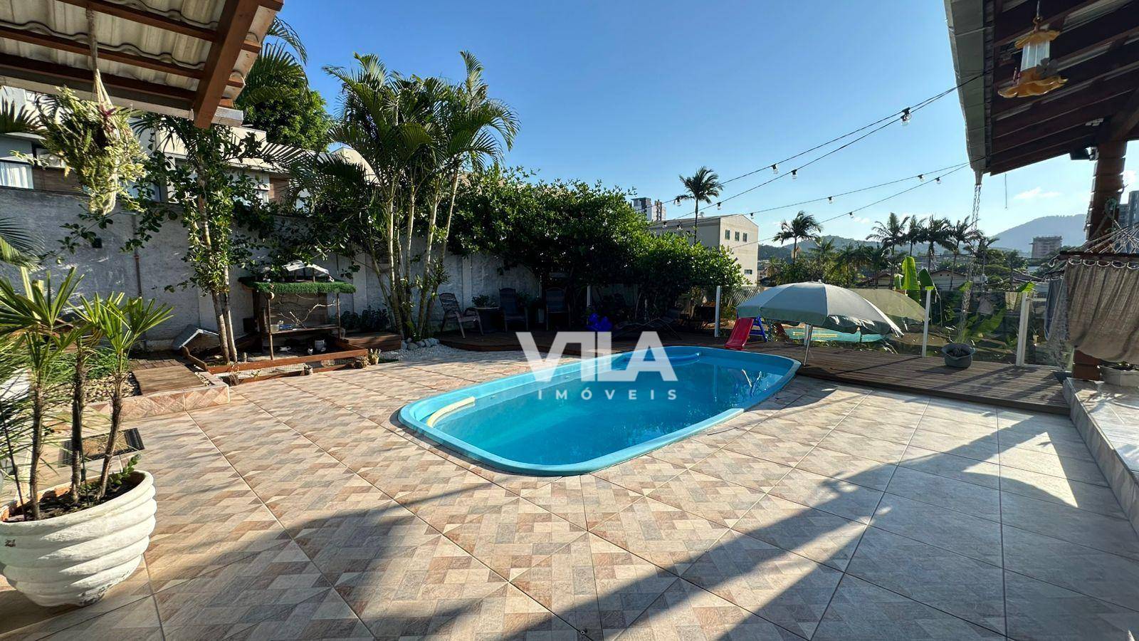 Casa, 4 quartos, 218 m² - Foto 2