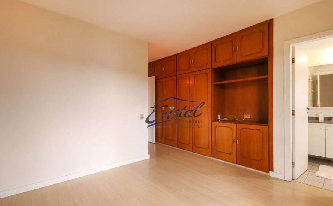 Apartamento à venda com 3 quartos, 138m² - Foto 9