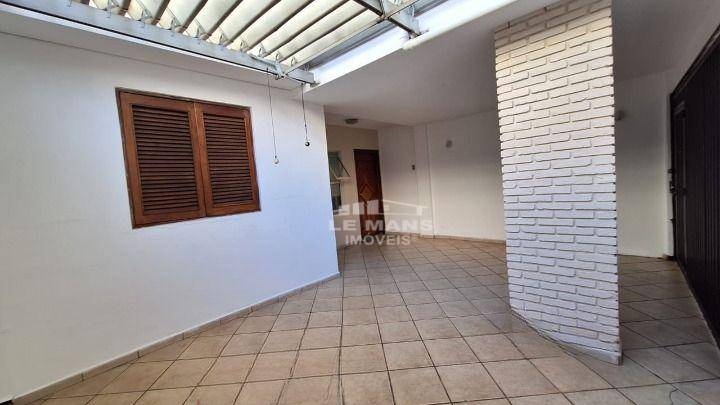 Casa à venda com 4 quartos, 150m² - Foto 2